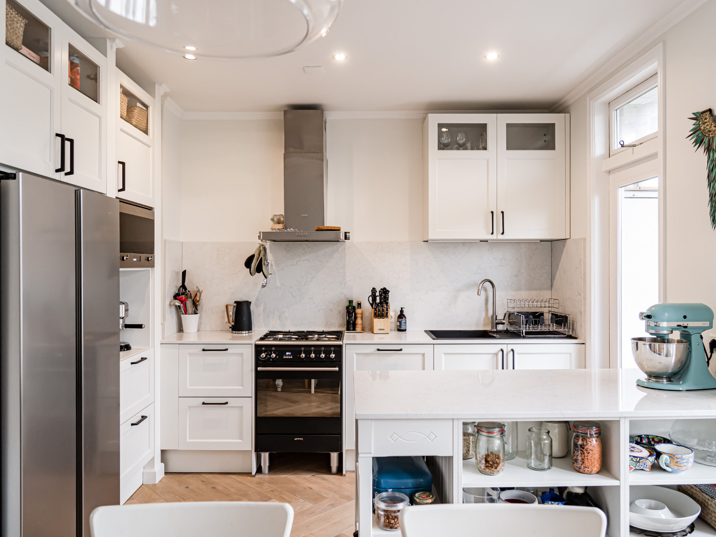 Van Ostadestraat project — shaker kitchen with stone worktops